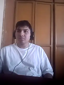 Snapshot of LoganFinds chatting on December 22, 7:44 pm LoganFinds online show from December 22, 7:44 pm