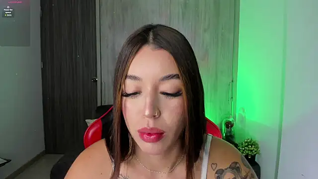 zoee jackson online show from January 10, 2:13 am