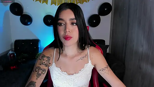 zoee jackson online show from April 18, 4:05 am