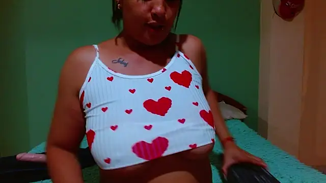 Snapshot of MirandaDream2 chatting on December 26, 11:13 pm MirandaDream2 online show from December 26, 11:13 pm