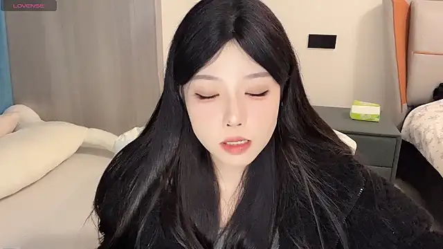 Snapshot of Q-ing chatting on December 24, 6:17 pm Q-ing online show from December 24, 6:17 pm