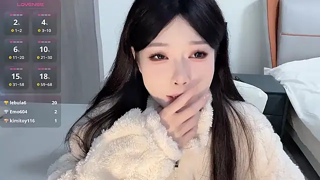 Snapshot of Q-ing chatting on January 10, 6:20 am Q-ing online show from January 10, 6:20 am