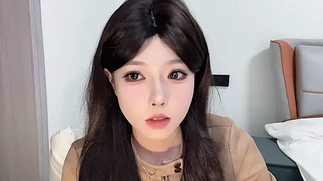 Snapshot of Q-ing chatting on February 15, 1:49 pm Q-ing online show from February 15, 1:49 pm