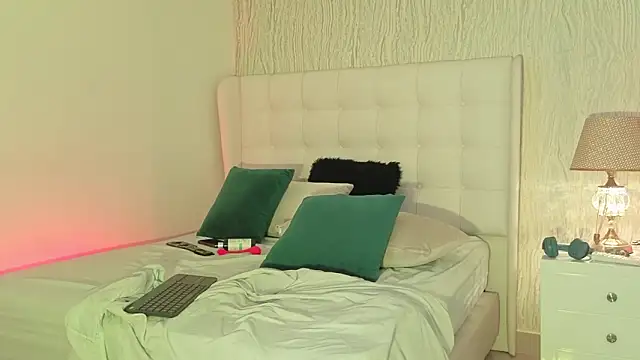 Luisa0110 online show from January 31, 7:11 pm