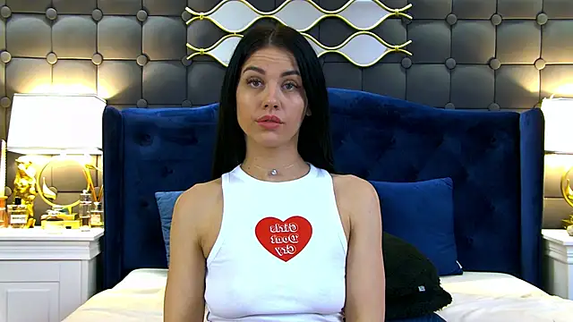 Snapshot of LeyaCass chatting on February 20, 9:00 am LeyaCass online show from February 20, 9:00 am