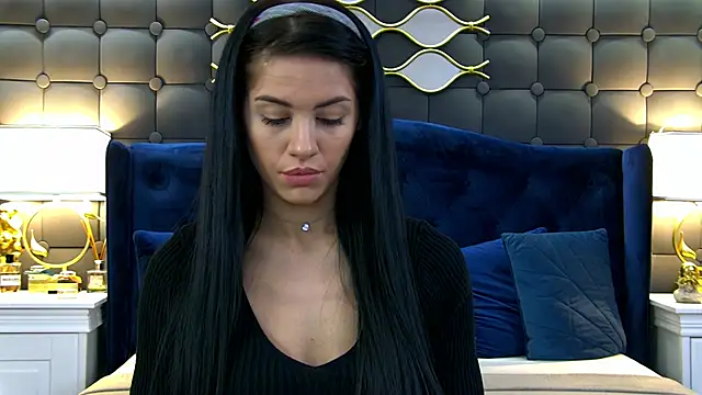 Snapshot of LeyaCass chatting on March 4, 5:42 am LeyaCass online show from March 4, 5:42 am