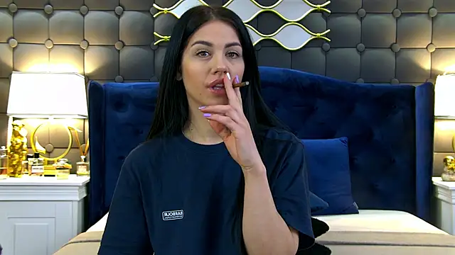 Snapshot of LeyaCass chatting on March 12, 4:30 am LeyaCass online show from March 12, 4:30 am