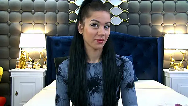 Snapshot of LeyaCass chatting on March 15, 4:13 am LeyaCass online show from March 15, 4:13 am