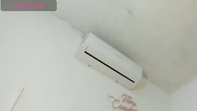 Snapshot of vera_candella chatting on September 11, 11:21 am vera candella online show from September 11, 11:21 am