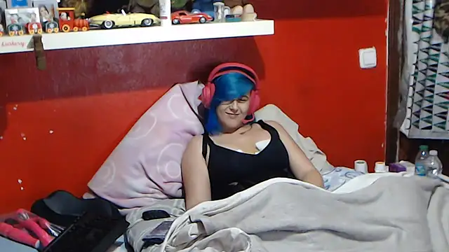 Snapshot of sukii93 chatting on June 15, 9:50 pm sukii93 online show from June 15, 9:50 pm