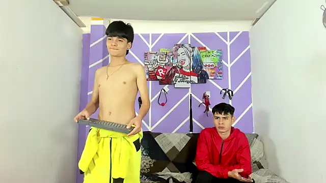 Fresahot2005 online show from December 1, 8:09 pm