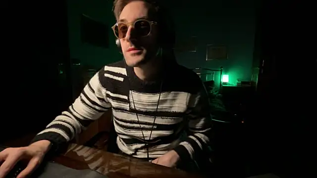 Snapshot of Stefisexy91 chatting on February 16, 8:27 pm Stefisexy91 online show from February 16, 8:27 pm