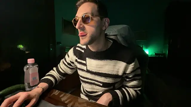 Snapshot of Stefisexy91 chatting on February 21, 6:20 pm Stefisexy91 online show from February 21, 6:20 pm