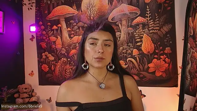 Snapshot of 6Briela9_ chatting on February 20, 8:31 pm 6Briela9 online show from February 20, 8:31 pm