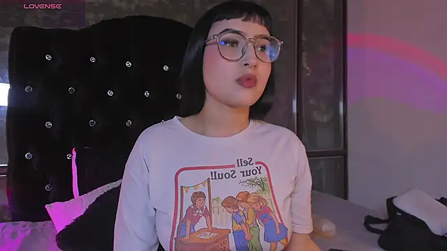 Cintya Kros online show from December 3, 5:22 pm