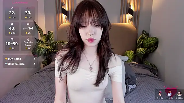 NikkiMiltons online show from December 3, 3:10 pm