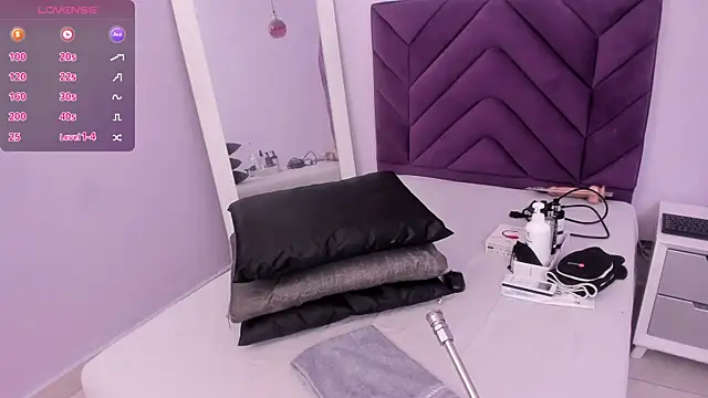 Maddyjohnsonn online show from December 27, 3:53 am