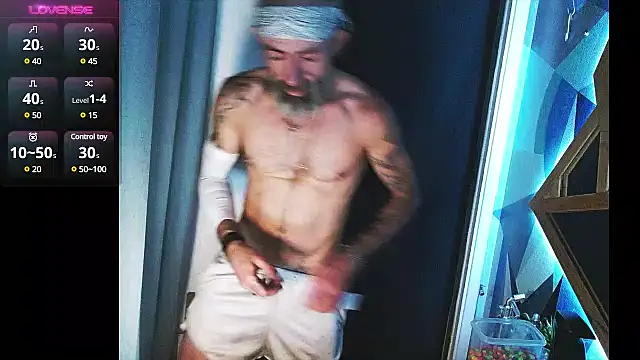 Snapshot of HandyBro chatting on March 13, 12:05 am HandyBro online show from March 13, 12:05 am