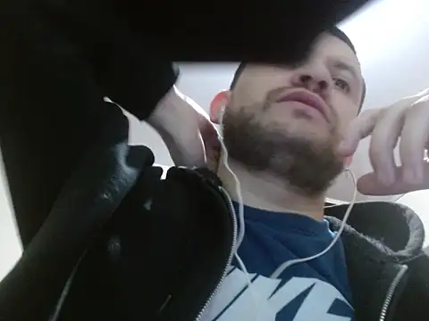 camiloking1720 online show from December 14, 6:41 am