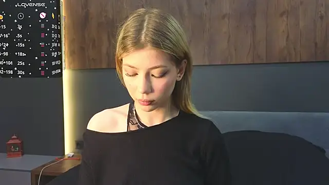 Snapshot of Rainaslater chatting on February 3, 9:29 pm Rainaslater online show from February 3, 9:29 pm