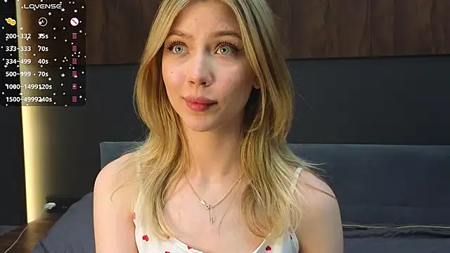 Snapshot of Rainaslater chatting on February 20, 7:52 pm Rainaslater online show from February 20, 7:52 pm