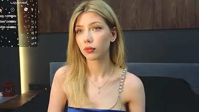 Snapshot of Rainaslater chatting on March 2, 8:07 pm Rainaslater online show from March 2, 8:07 pm