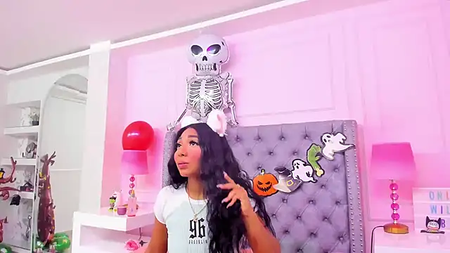 HaileeRoberts online show from October 19, 1:23 pm