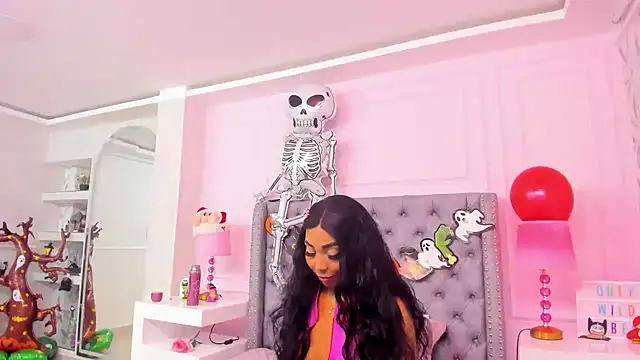 HaileeRoberts online show from October 29, 12:29 pm