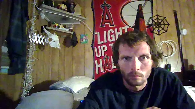 Snapshot of luke_thighwalker2469 chatting on January 1, 9:52 pm luke thighwalker2469 online show from January 1, 9:52 pm