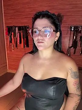 Snapshot of yey_bdsm chatting on April 19, 6:10 pm yey bdsm online show from April 19, 6:10 pm