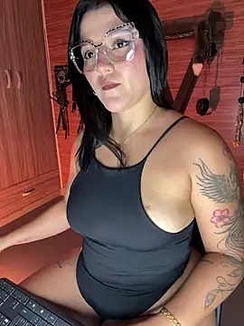 Snapshot of yey_bdsm chatting on May 7, 4:56 pm yey bdsm online show from May 7, 4:56 pm