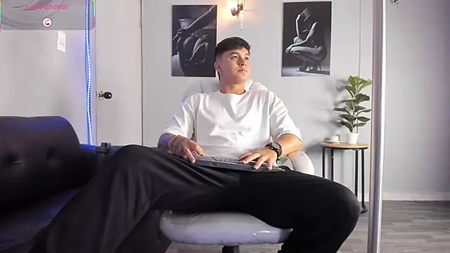 Cristopher strong online show from March 9, 12:09 pm