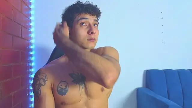 Demitryo online show from February 6, 9:18 pm