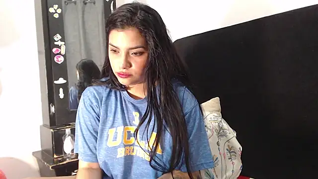 lolaa staars online show from December 21, 2:52 am