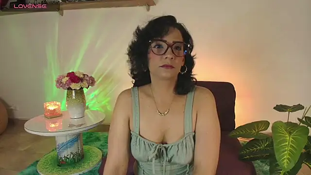 Elliee  online show from February 28, 12:09 pm