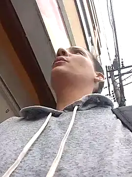 Elliee  online show from March 28, 1:33 pm