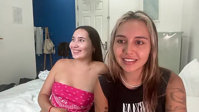 Snapshot of domDani_subMay chatting on March 15, 10:21 am domDani subMay online show from March 15, 10:21 am