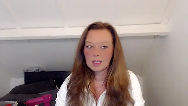 roxanna24 online show from March 12, 7:20 pm