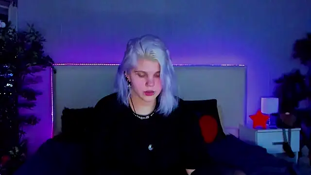 Snapshot of JoannLowe chatting on January 5, 9:14 pm JoannLowe online show from January 5, 9:14 pm