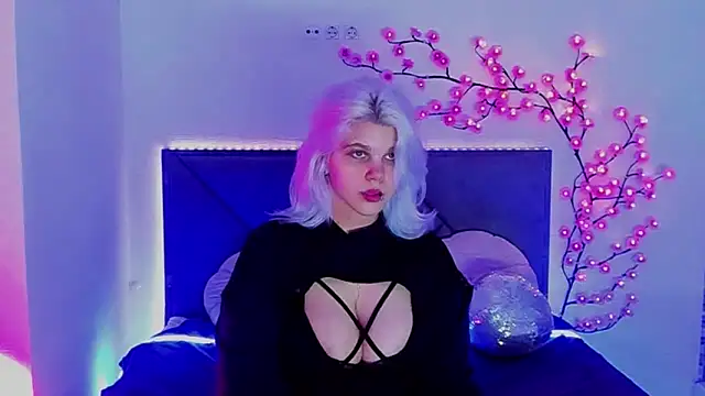 JoannLowe online show from March 23, 8:35 pm