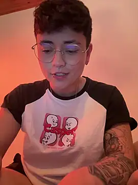 Ashley Chriss online show from January 26, 7:21 am