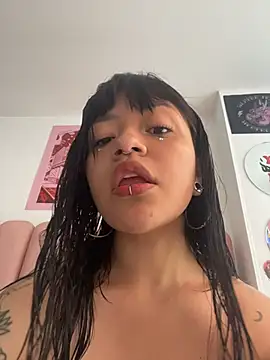 Ashley Chriss online show from November 29, 6:44 pm