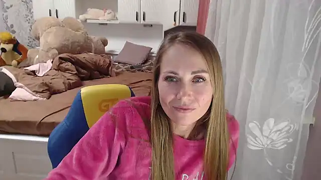 Snapshot of 69SexySecret69 chatting on February 13, 5:44 pm 69SexySecret69 online show from February 13, 5:44 pm