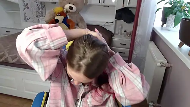 Snapshot of 69SexySecret69 chatting on March 22, 8:18 am 69SexySecret69 online show from March 22, 8:18 am