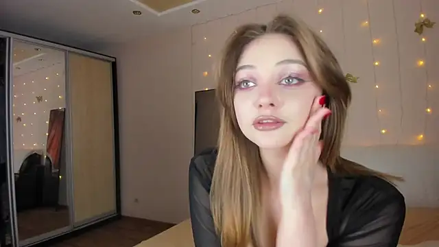 May Flower online show from April 3, 11:30 am