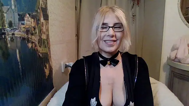 Snapshot of sweet_raspberry chatting on January 14, 4:40 pm sweet raspberry online show from January 14, 4:40 pm