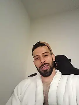 Snapshot of prince-roludo chatting on December 18, 12:18 pm prince-roludo online show from December 18, 12:18 pm