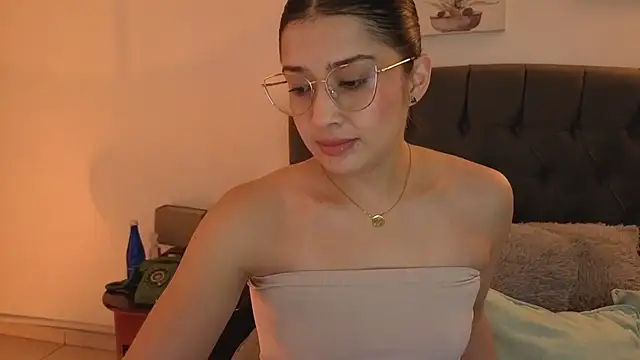 Emma Lombardi online show from December 17, 1:06 pm