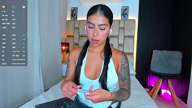 little sophie18 online show from March 26, 8:14 pm