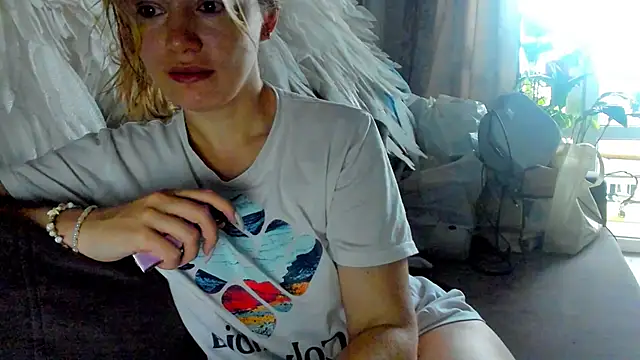 foxy blond online show from May 30, 12:30 am